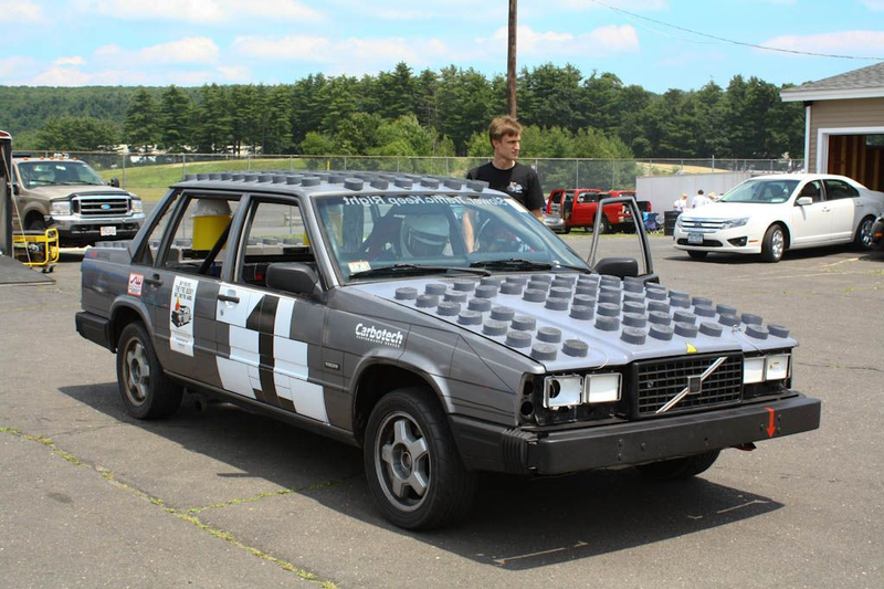 Illustration for article titled The 24 Hours Of LeMons New England 2009 Über Gallery, Part 1